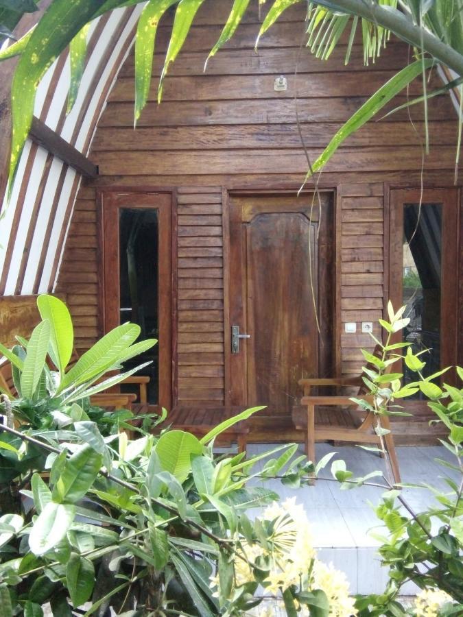 Mirna Homestay غيلي آير المظهر الخارجي الصورة