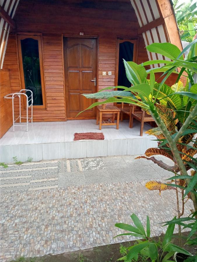 Mirna Homestay غيلي آير المظهر الخارجي الصورة