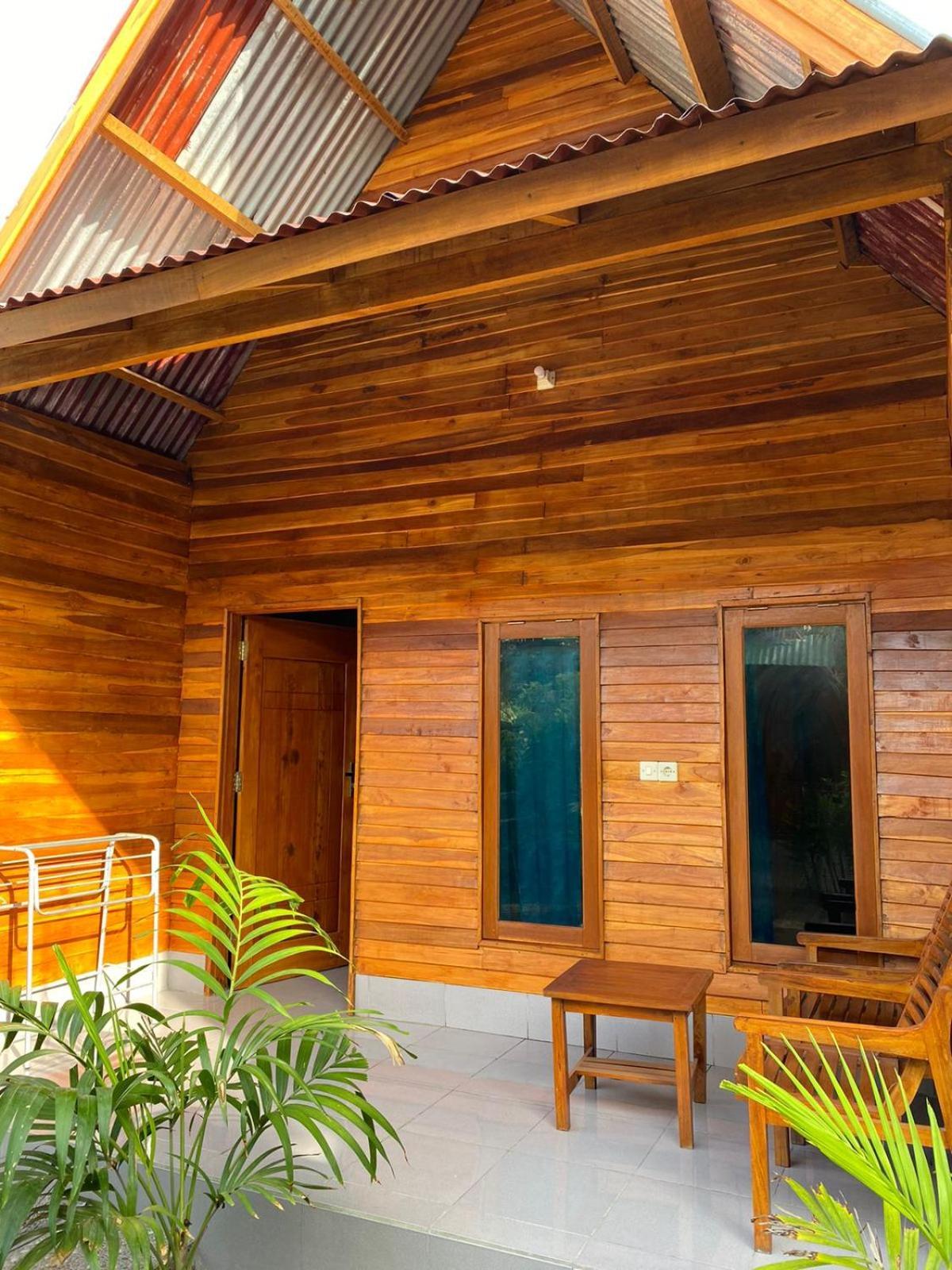 Mirna Homestay غيلي آير المظهر الخارجي الصورة