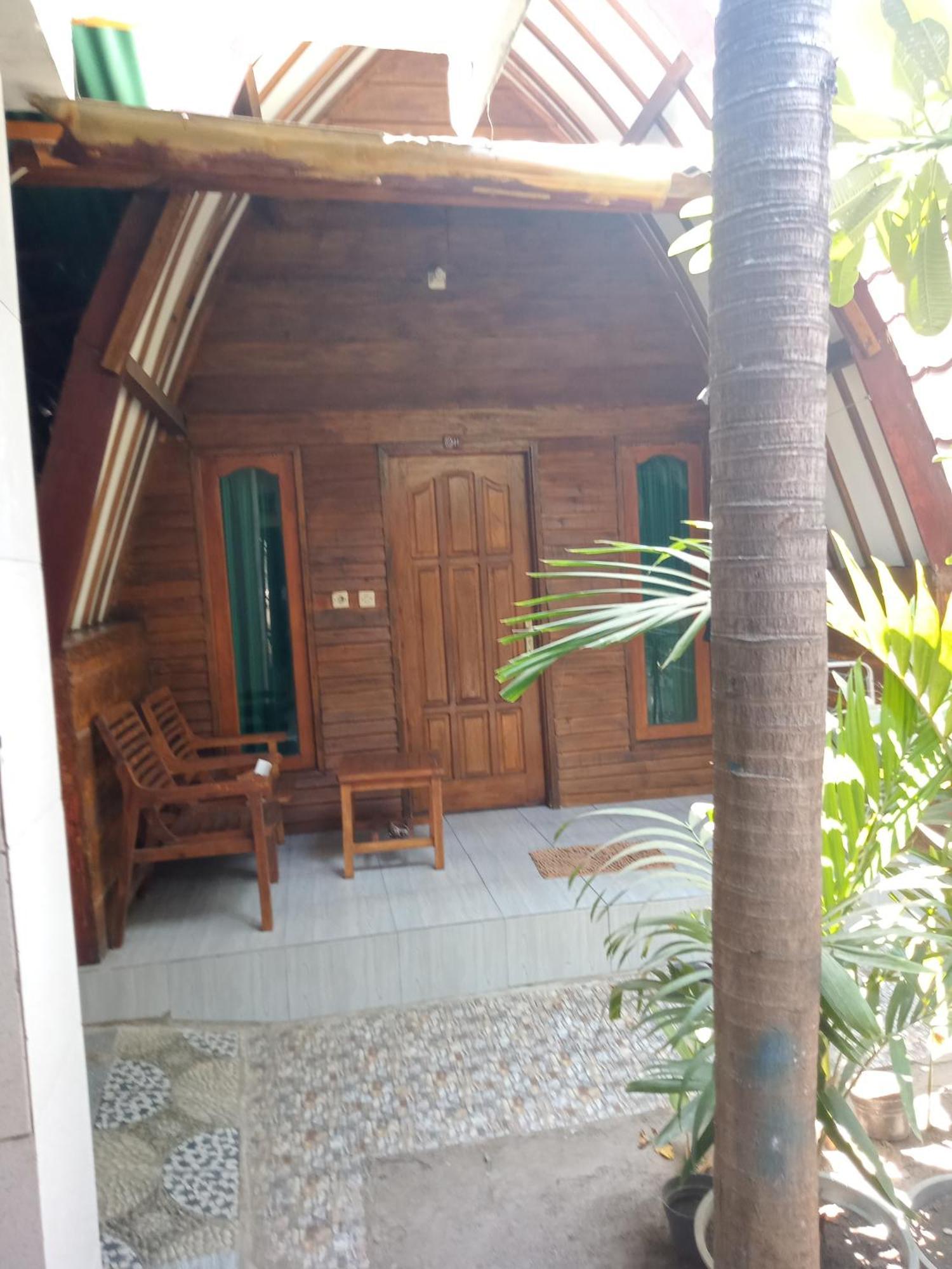 Mirna Homestay غيلي آير المظهر الخارجي الصورة