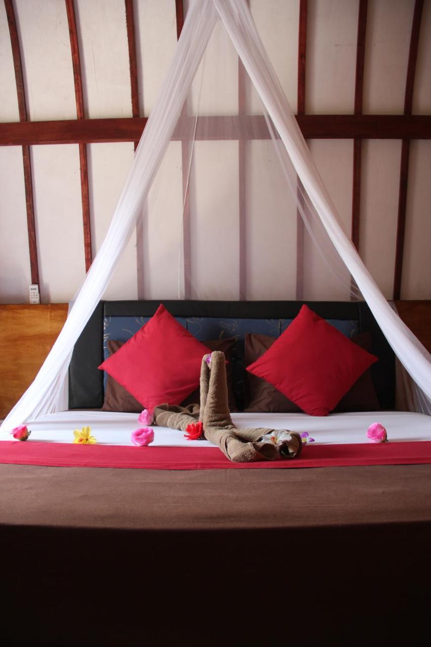 Mirna Homestay غيلي آير المظهر الخارجي الصورة