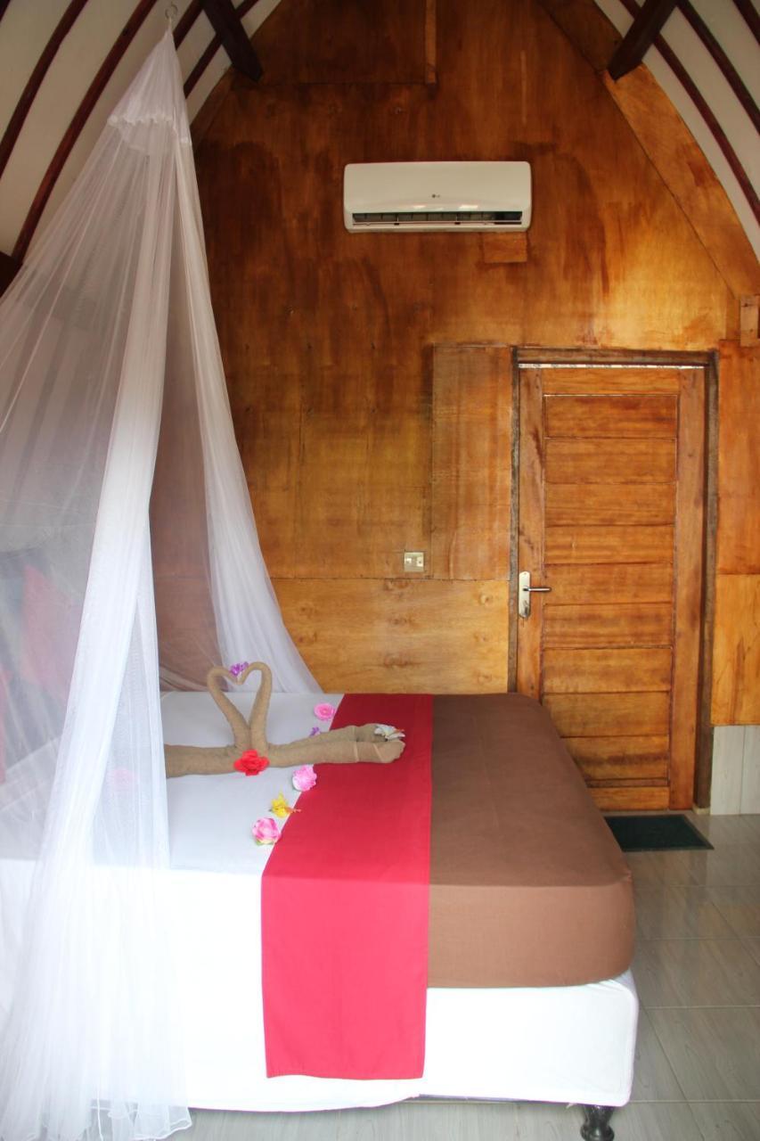 Mirna Homestay غيلي آير المظهر الخارجي الصورة