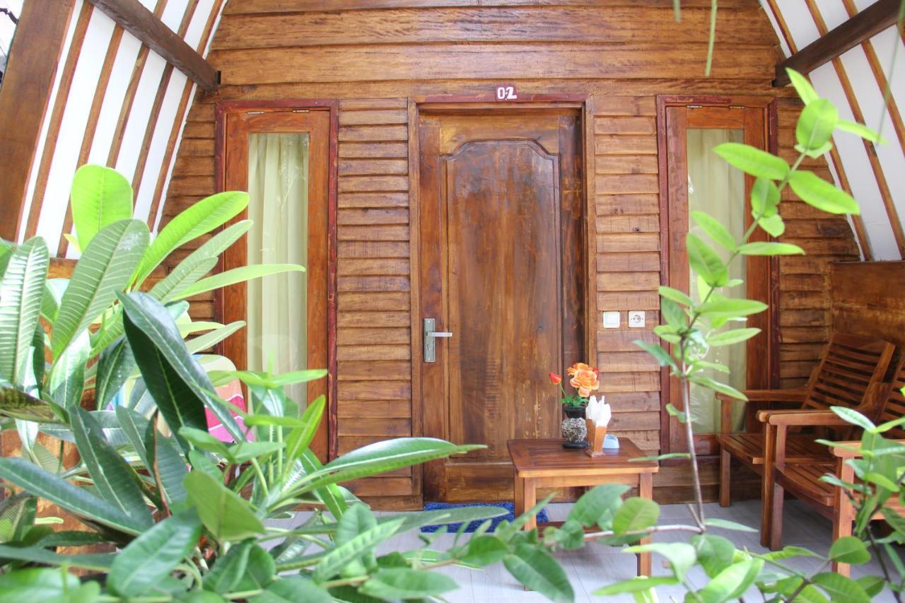 Mirna Homestay غيلي آير المظهر الخارجي الصورة