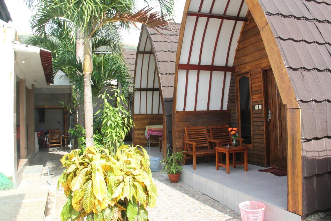 Mirna Homestay غيلي آير المظهر الخارجي الصورة