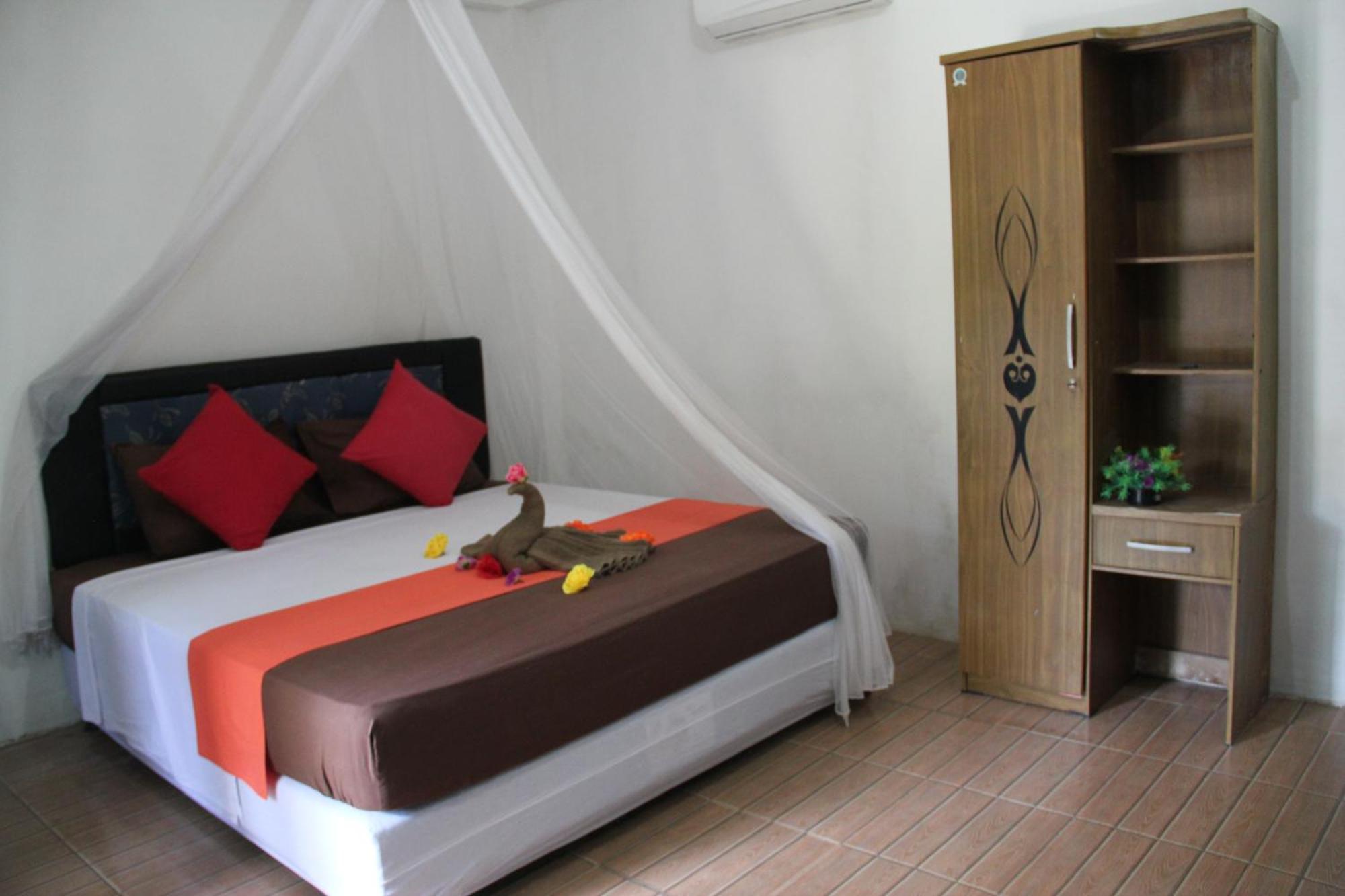 Mirna Homestay غيلي آير المظهر الخارجي الصورة