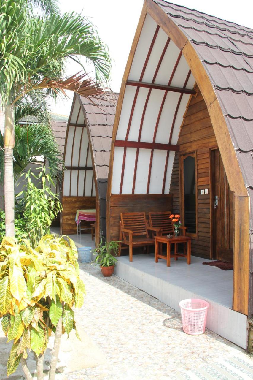 Mirna Homestay غيلي آير المظهر الخارجي الصورة