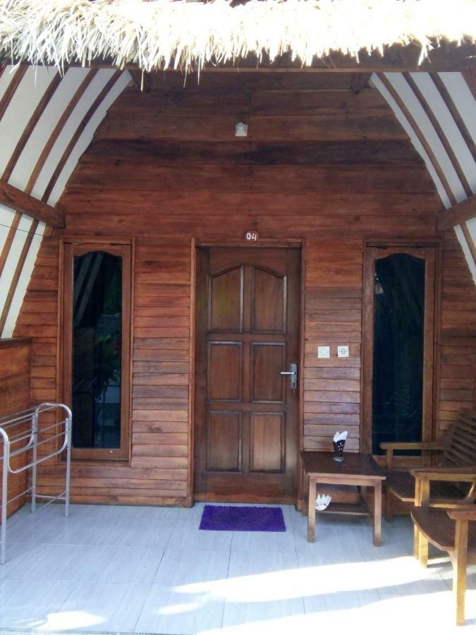 Mirna Homestay غيلي آير المظهر الخارجي الصورة