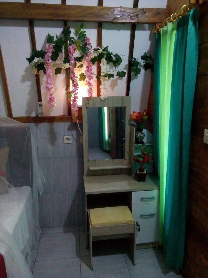 Mirna Homestay غيلي آير المظهر الخارجي الصورة